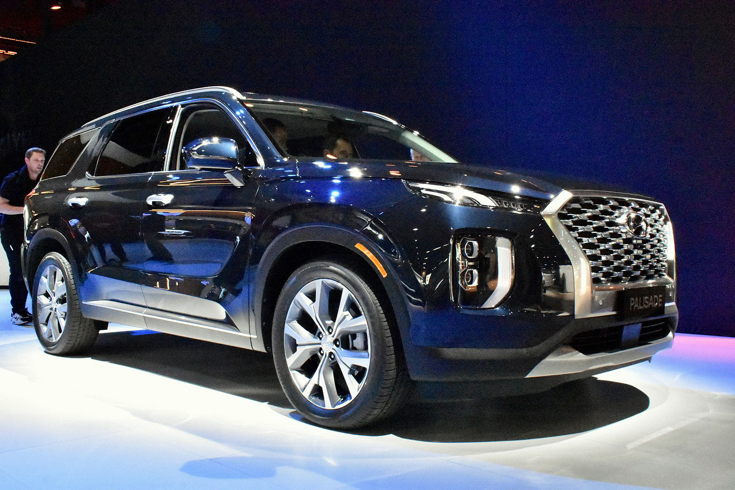 2020 Hyundai Palisade Seats Eight, Comes With Useful Tech | Digital Trends