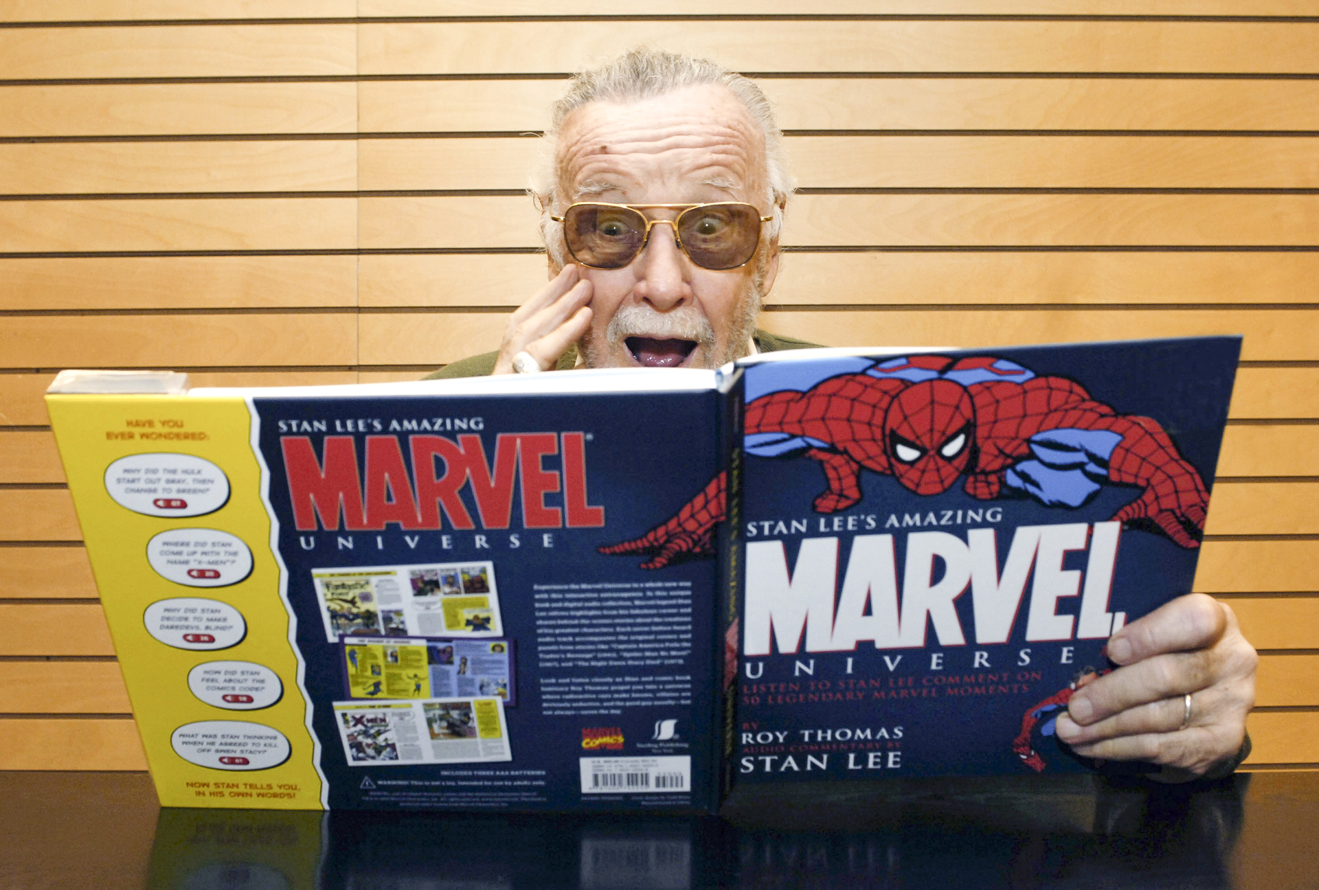 Stan good Lee's Amazing Marvel Universe Book