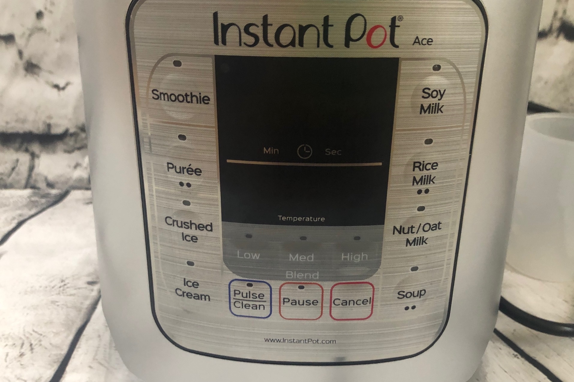 Is instant discount pot machine washable