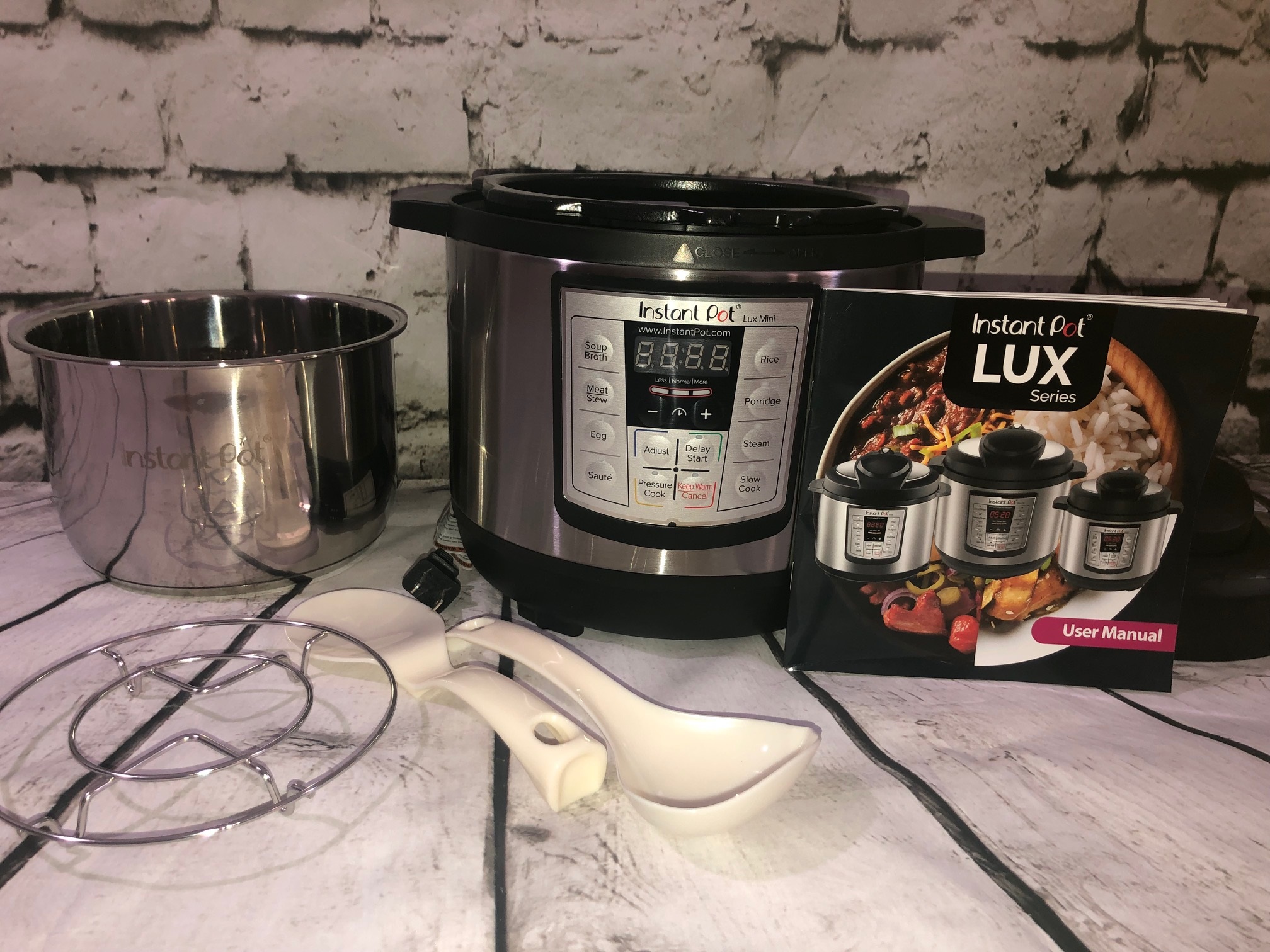 Instant Pot Lux Mini 3 Qt 6 in 1 Electric Pressure/Slow Cooker Silver