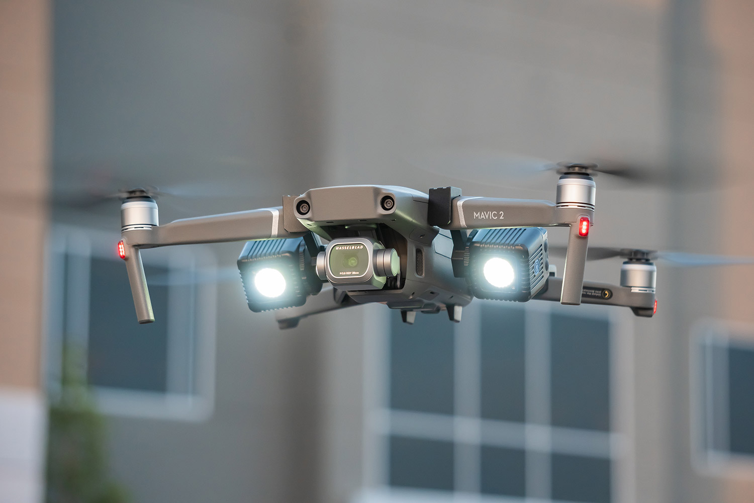 dji mavic 2 pro lights