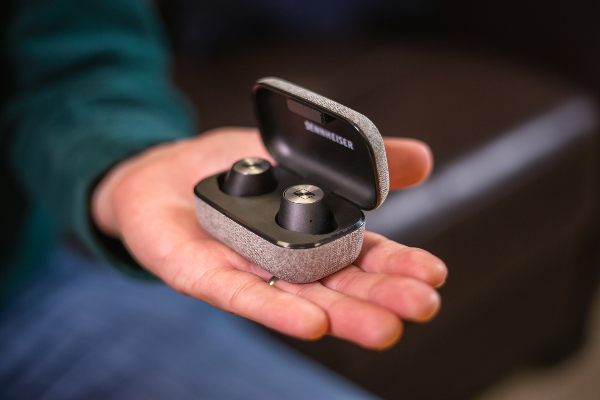 Samsung galaxy buds vs sennheiser momentum true discount wireless