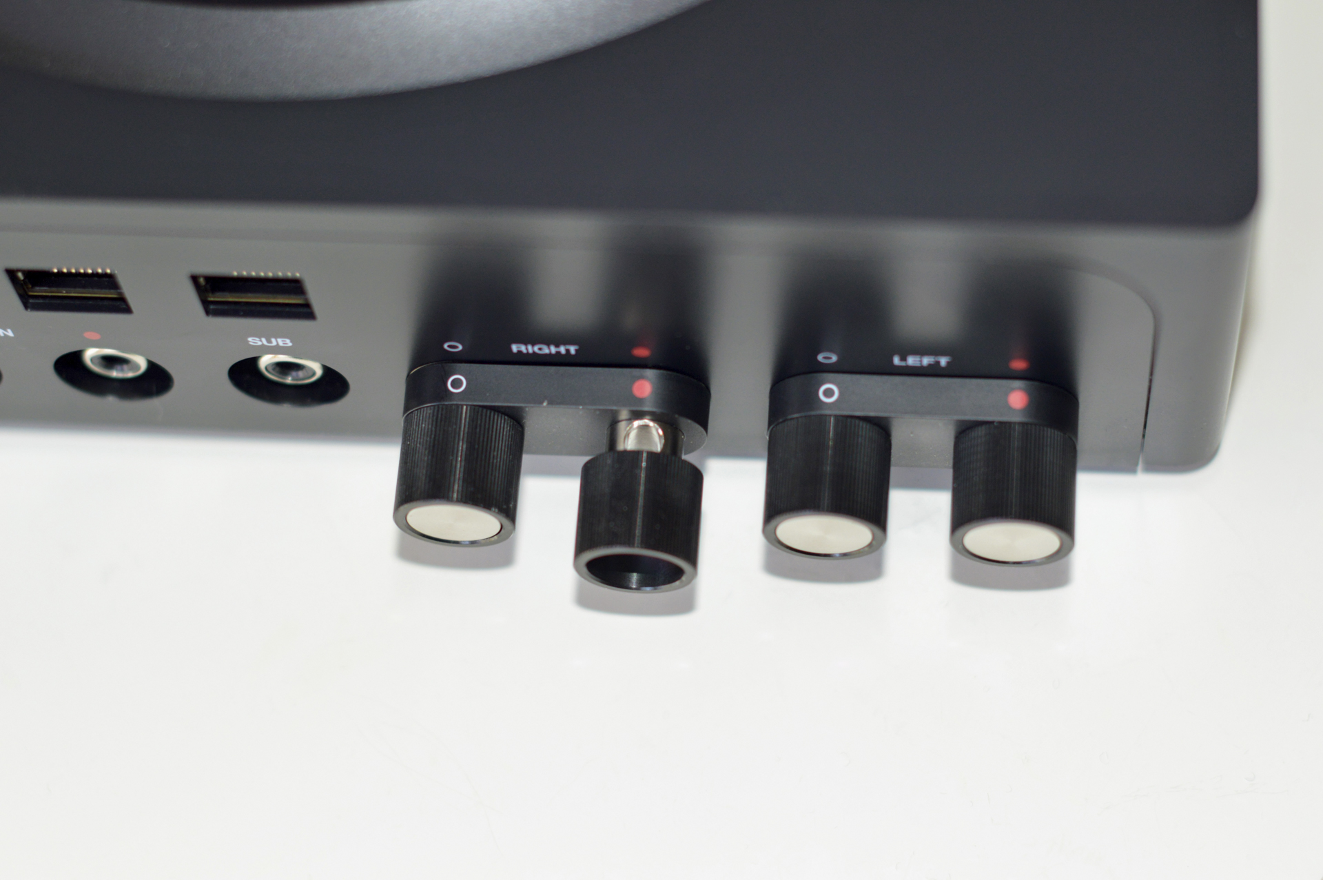 sonos amp plugs