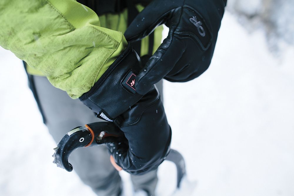 Outdoor research capstone store heated sensor gloves