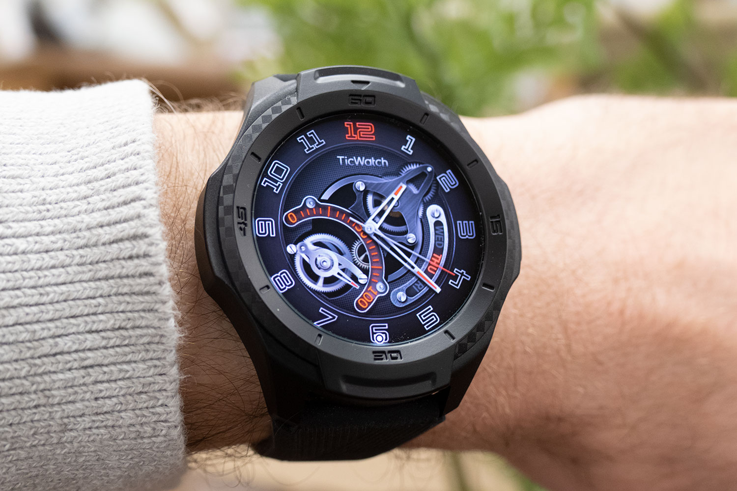 Ticwatch hotsell s2 specs