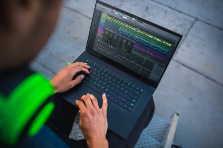 Save $700 on the Razer Blade 15 gaming laptop with an RTX 3070 Ti