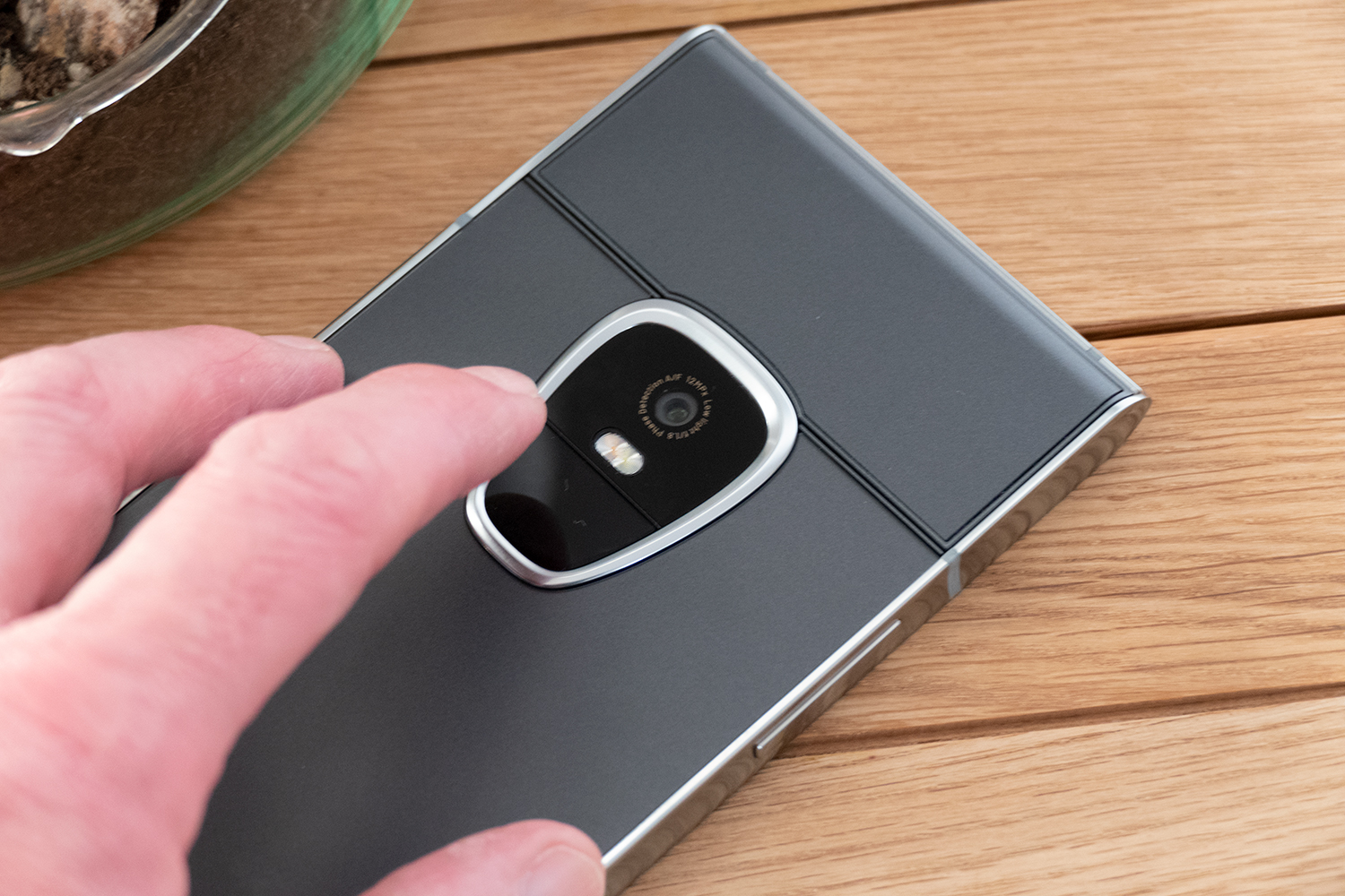 Sirin Labs Finney Hands-on review | Digital Trends