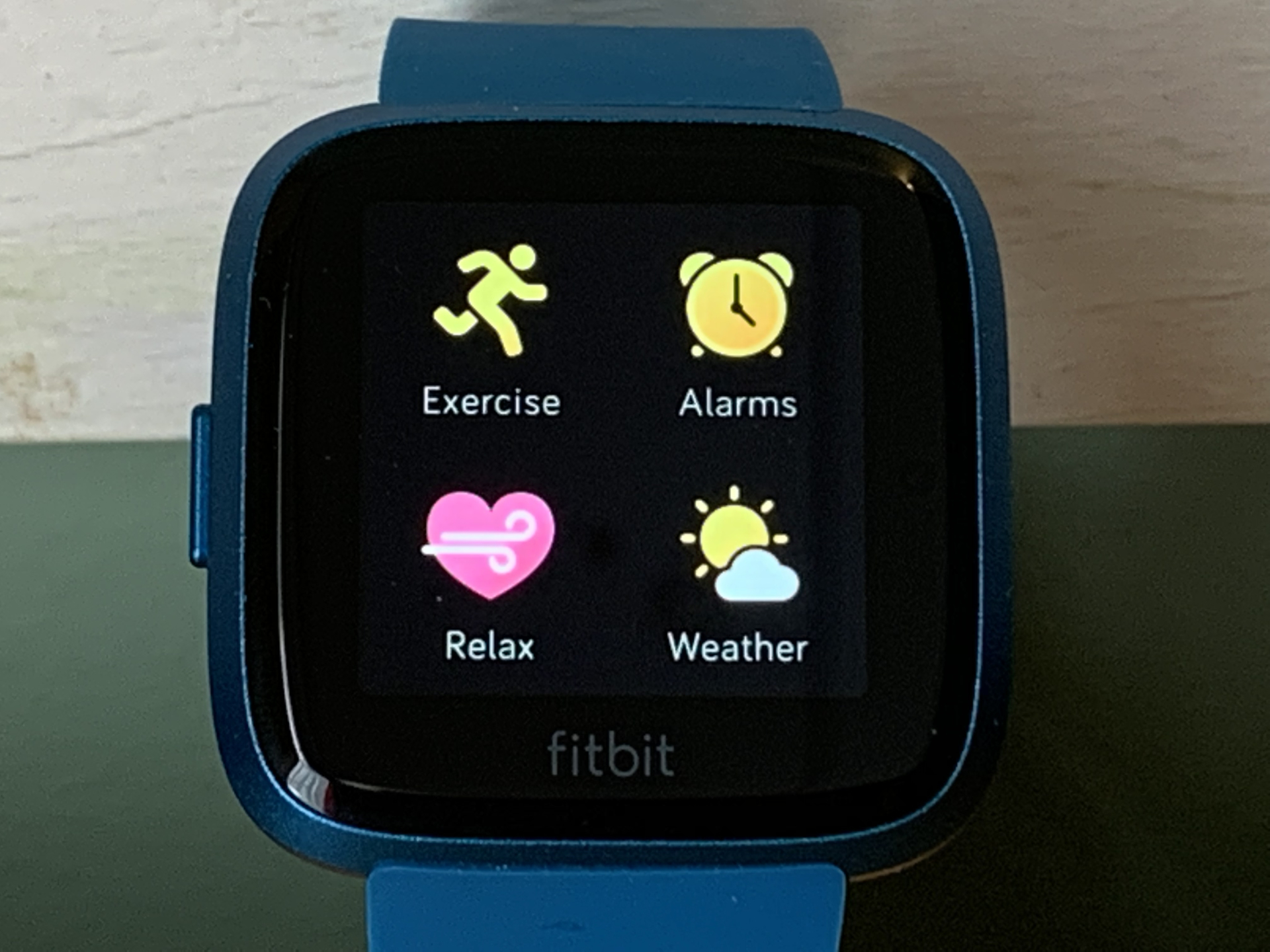 Fitbit Versa Lite Tips And Tricks To Master Your New Smartwatch