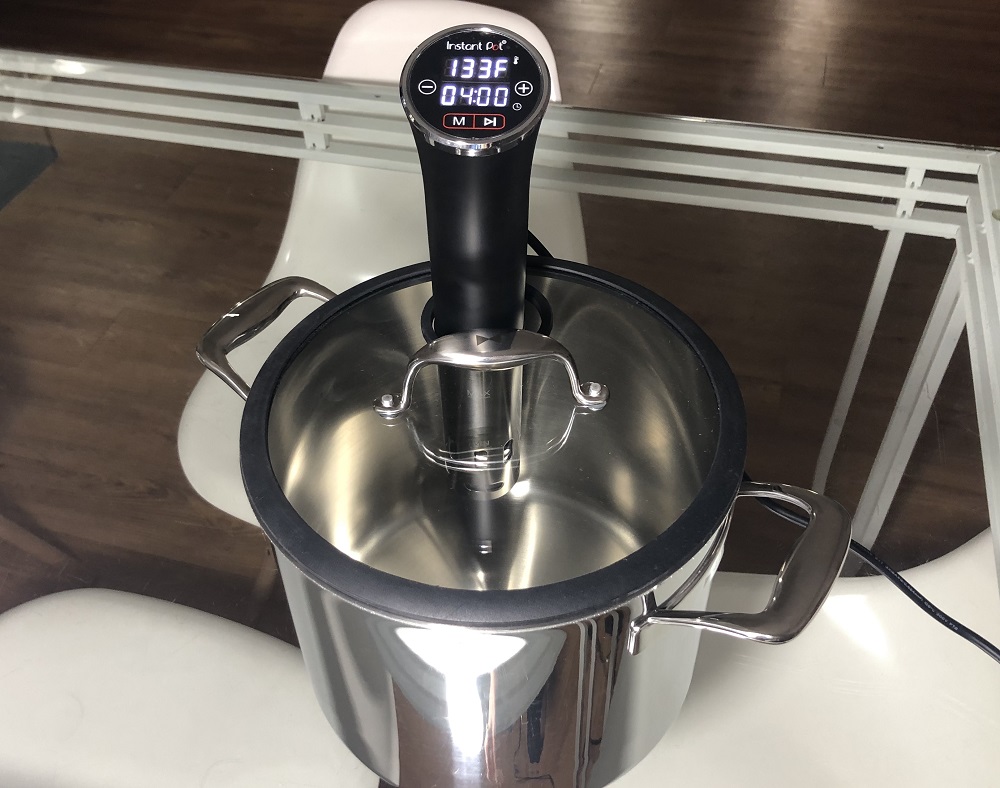Instant Pot Accu Slim Sous Vide 800W Precision Cooker,Immersion  Circulator,Ultra-Quiet Fast-Heating with Big Touchscreen Accurate  Temperature and Time