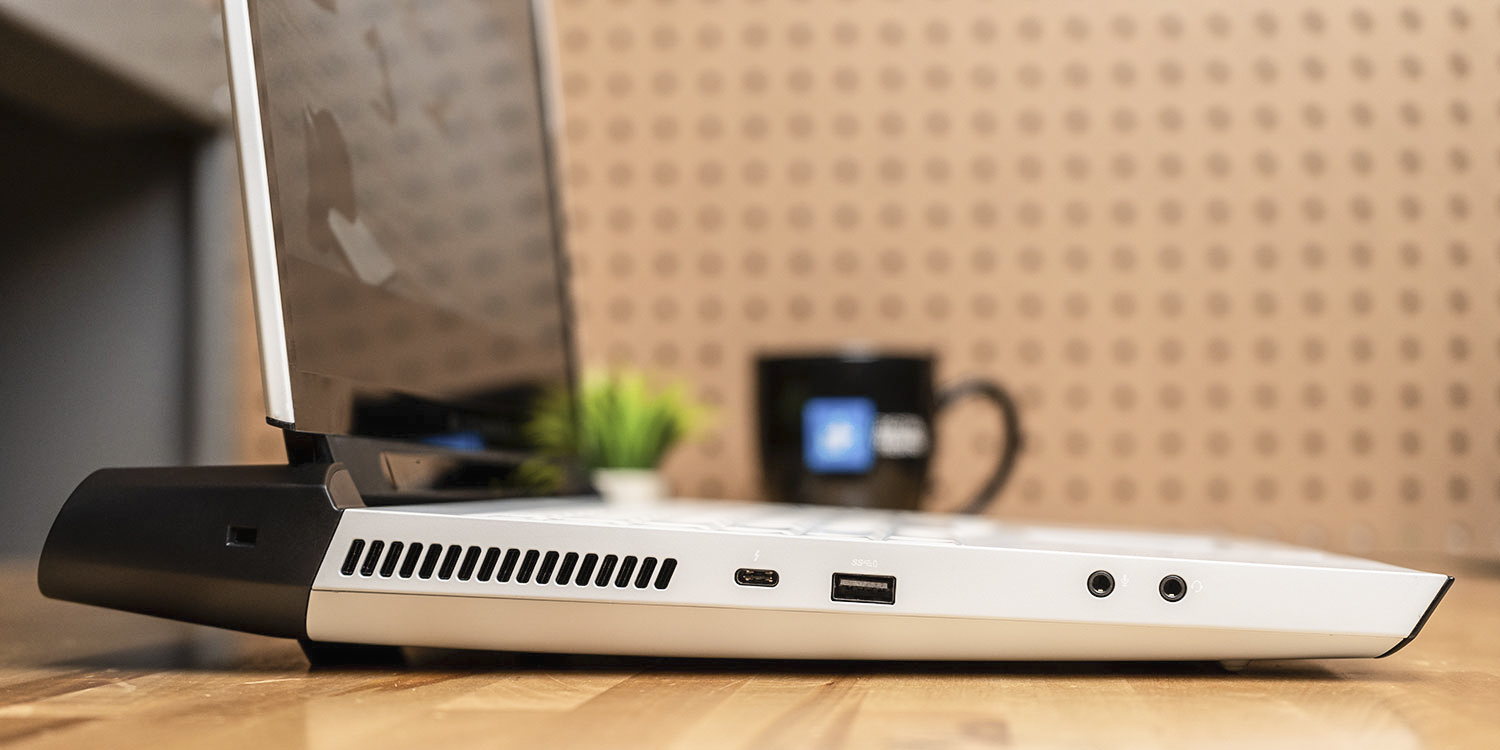Alienware Area-51m Review: A $4,500 Laptop That Feels Like A ...