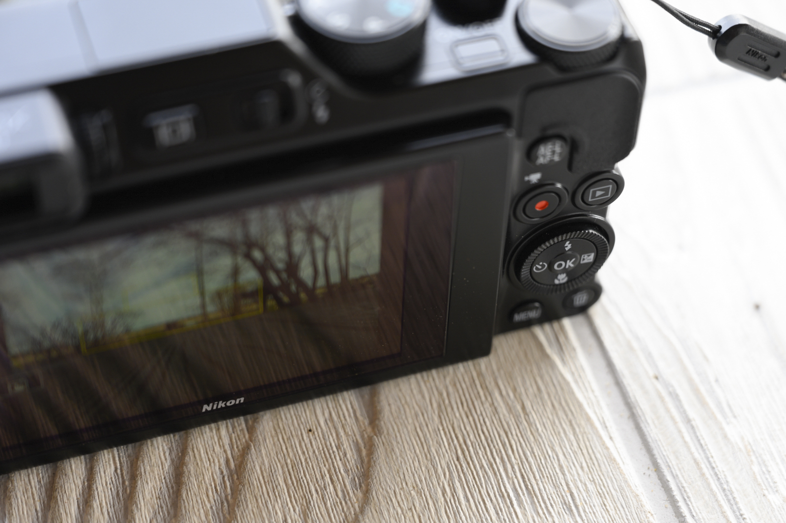 Nikon Coolpix A1000 Review: Versatile Zoom Meets Comfortable