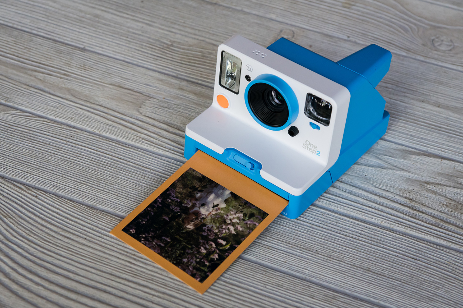 Polaroid is back! Unveils OneStep 2 instant camera and i-Type film: Digital  Photography Review