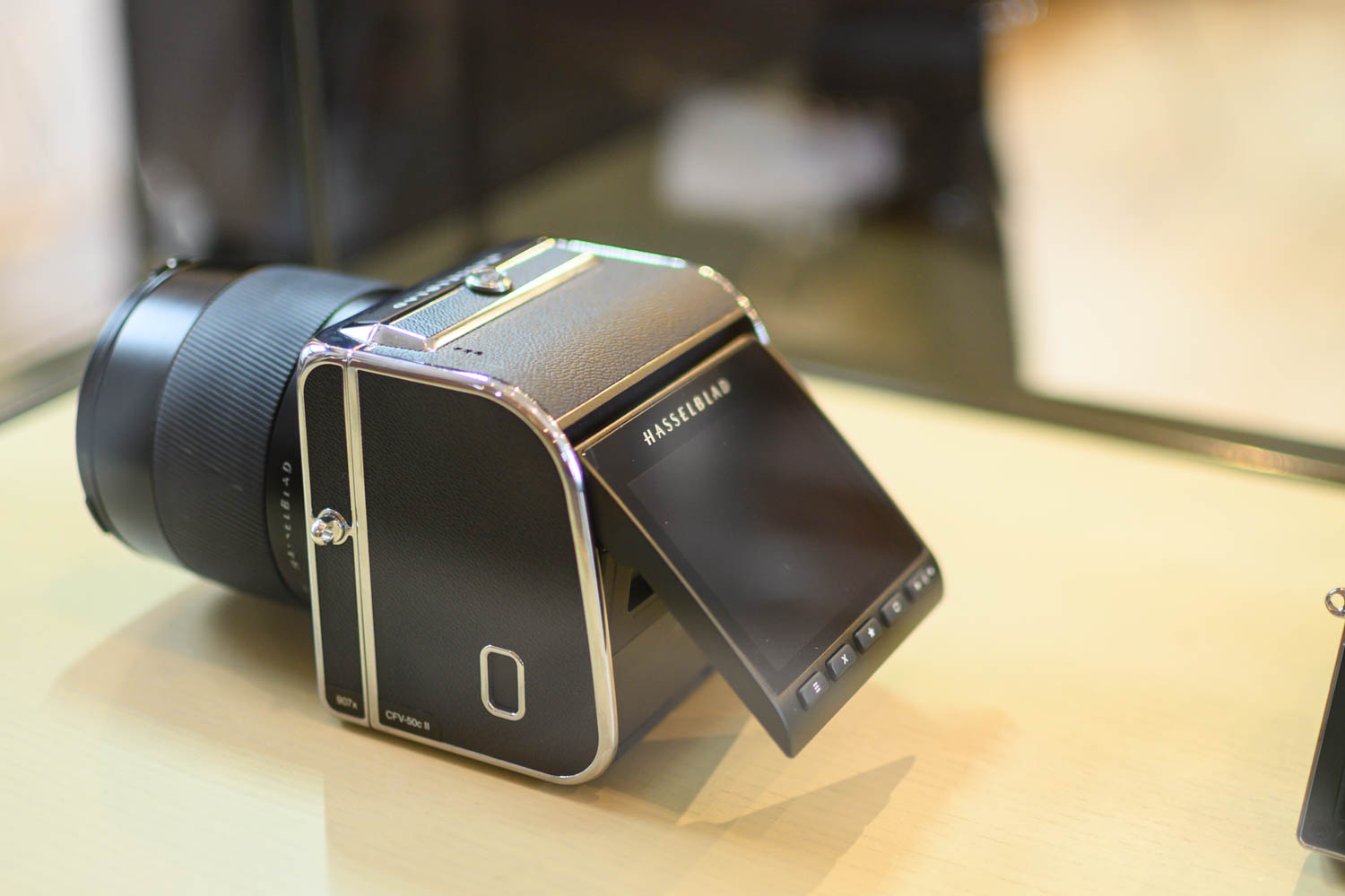 Hasselblad's CFV II and 907X are a Modern Take on a Classic