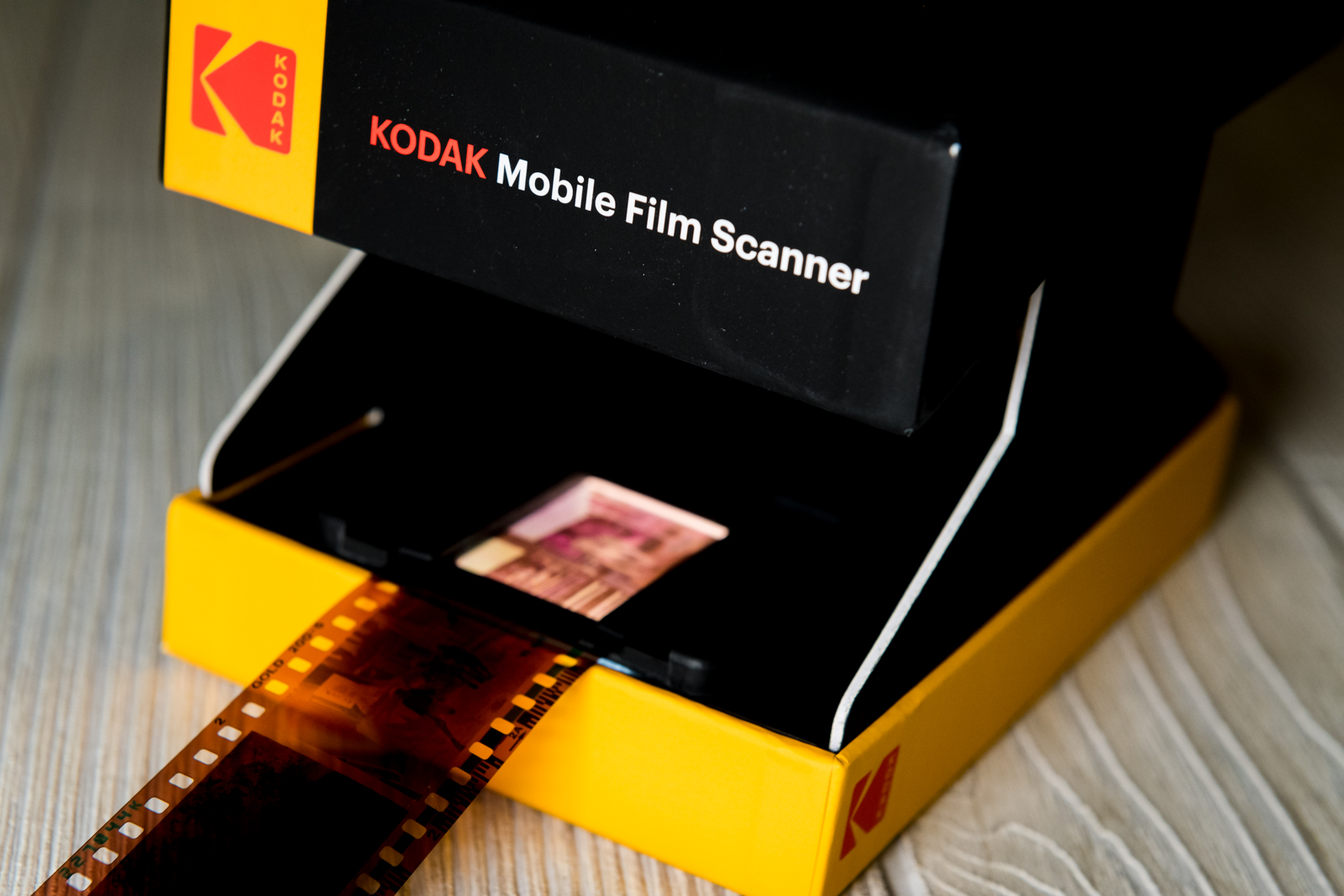 DIY Cardboard Smartphone Film Scanner (v2) 