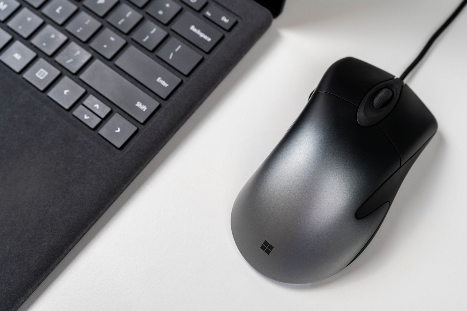 Microsoft Pro IntelliMouse Review: Retro Design, For Better or