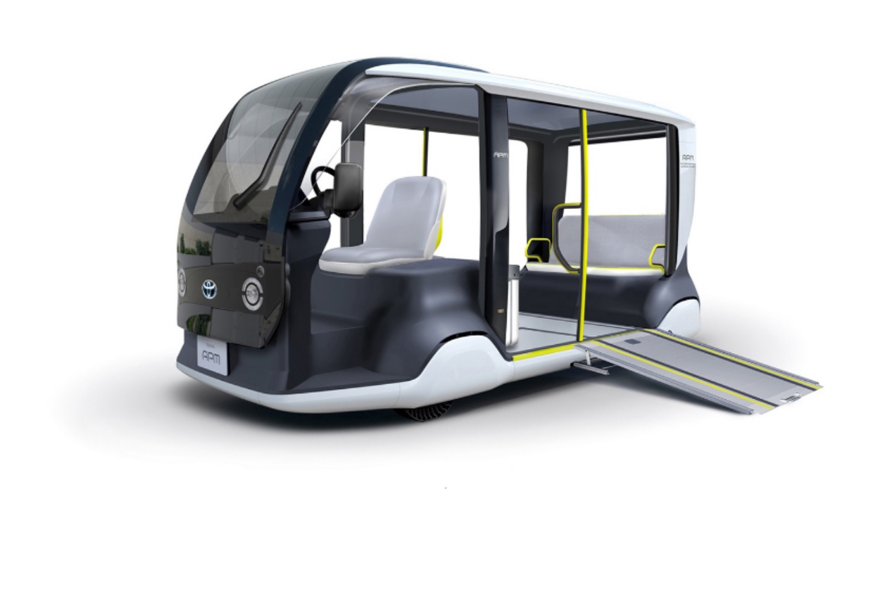 Toyota Builds Electric Golf Cart Like APM for 2020 Tokyo Olympics