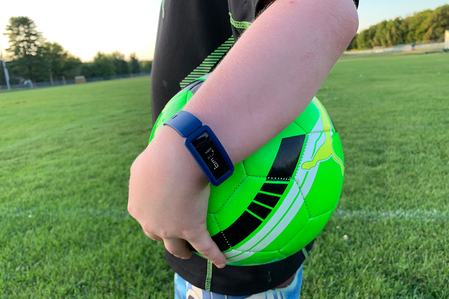 Fitbit kids online tracker