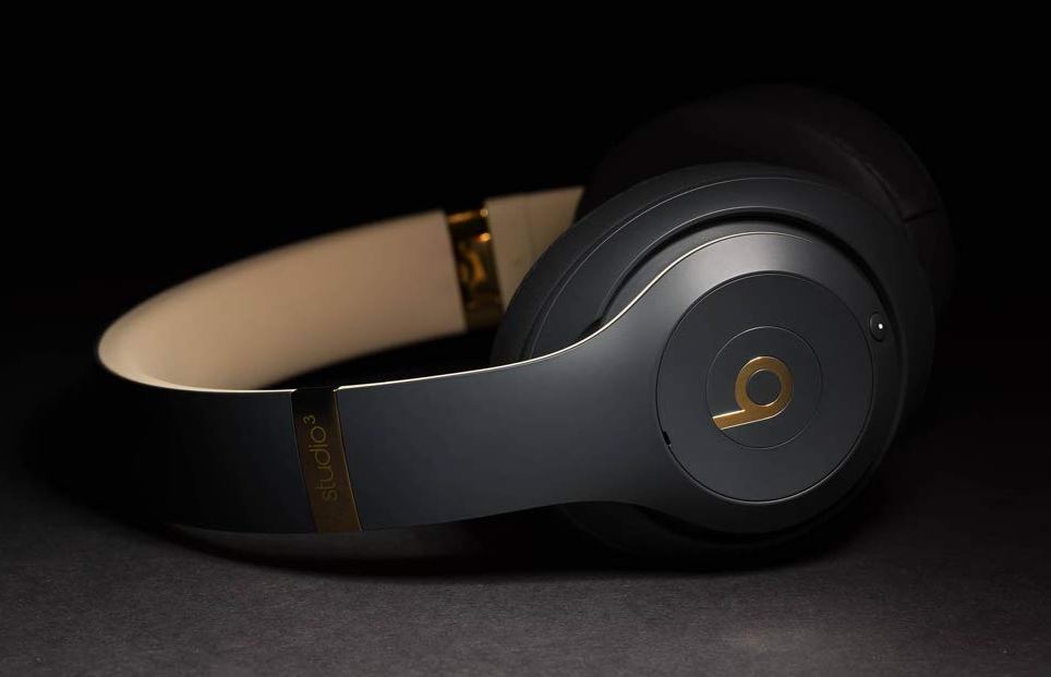 beats studio 3 wireless gold and black