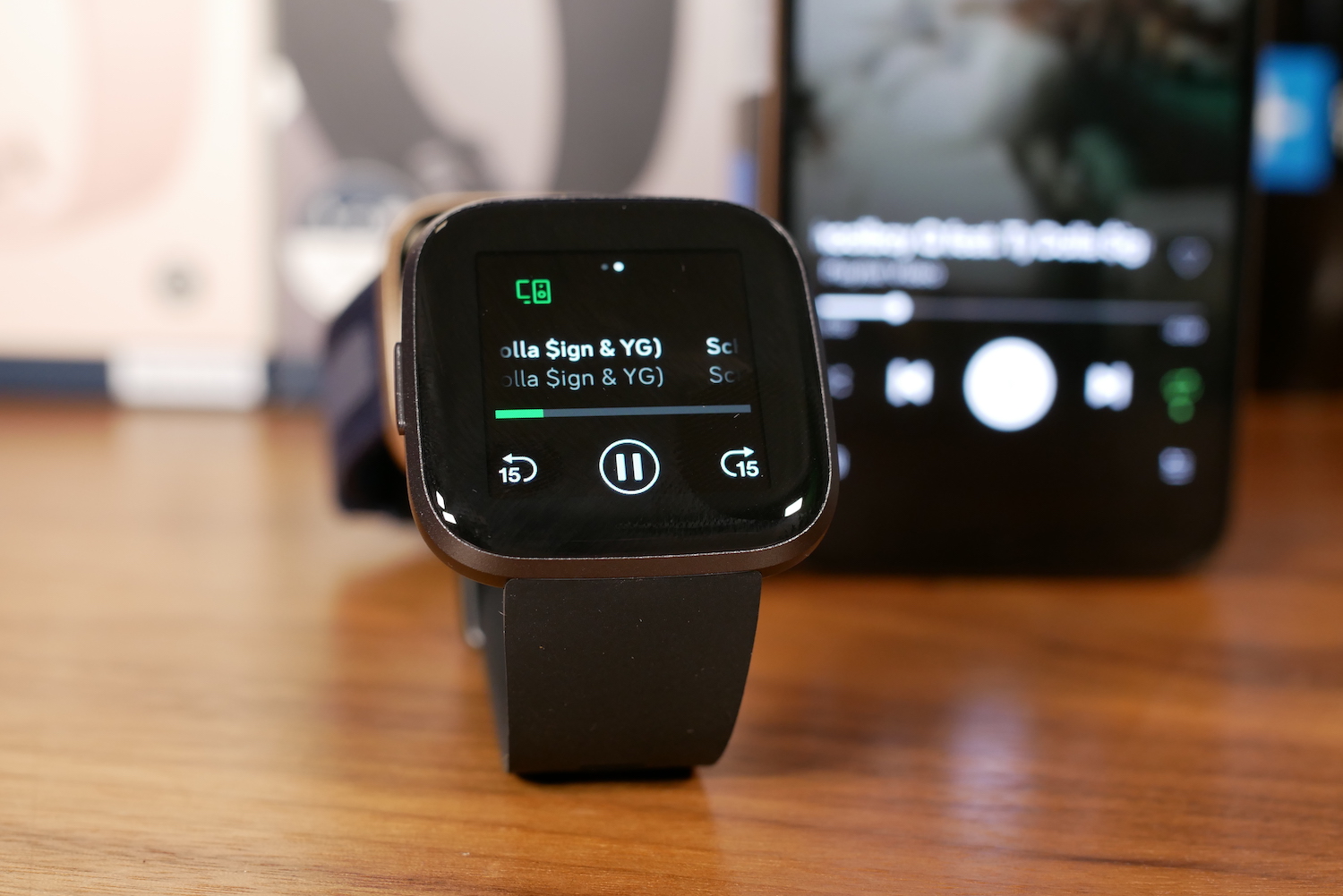 Iwatch 5 vs fitbit versa online 2