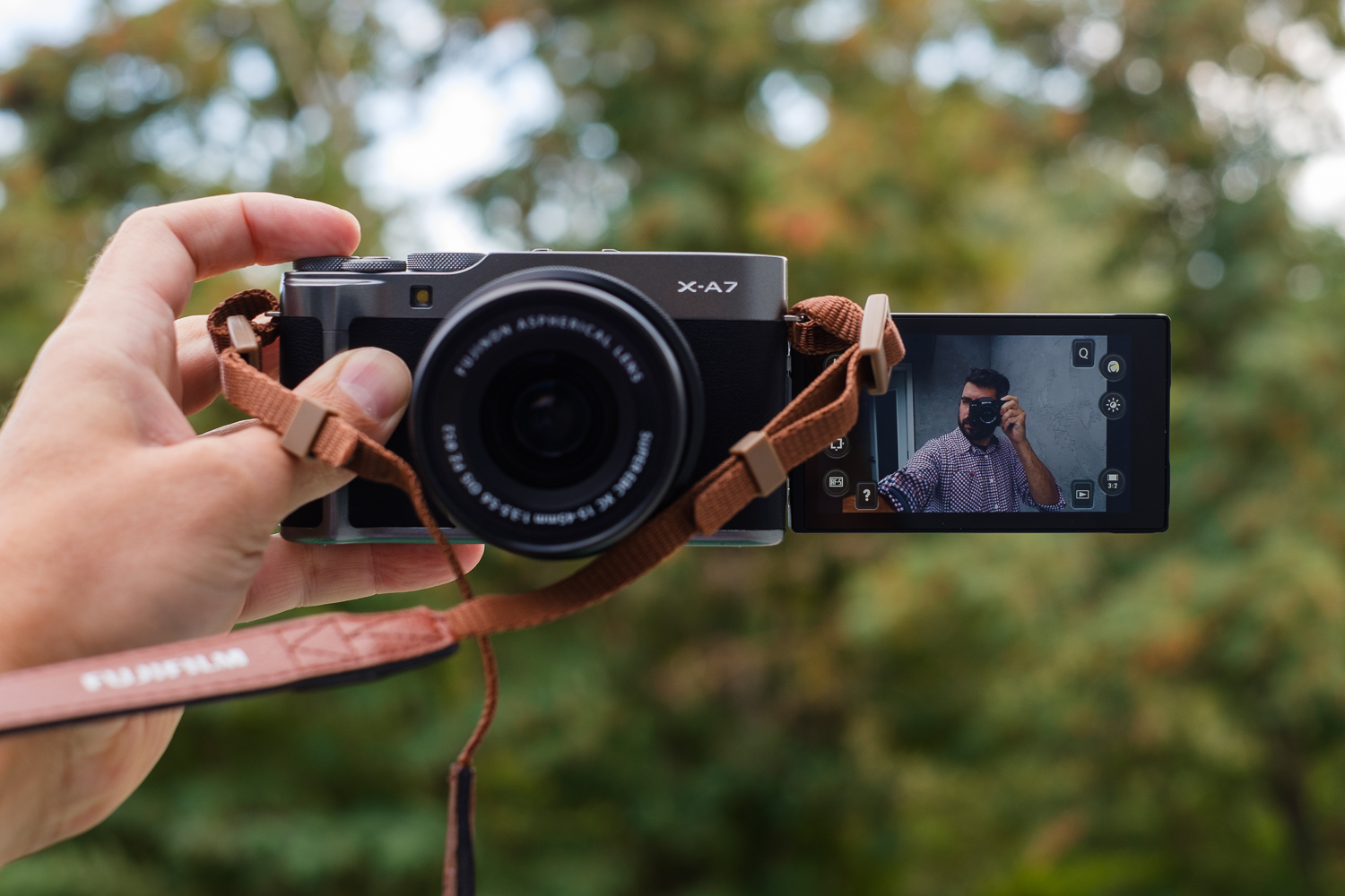 Fujifilm X-A7 Review | A Classic Camera in a Smartphone World