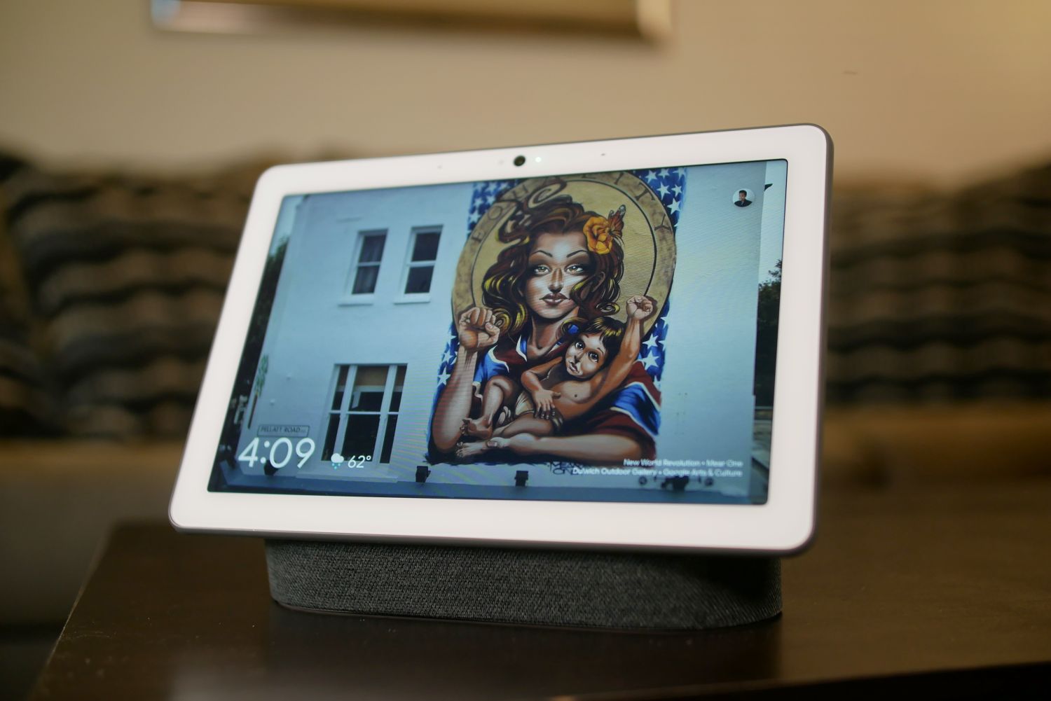 Google Nest Hub Max review: A bigger smart display for Google Duo fans