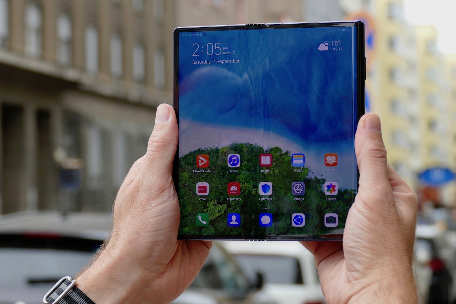 tij plafond paraplu Huawei Mate X Hands-on Review: The Future In Our Hands | Digital Trends