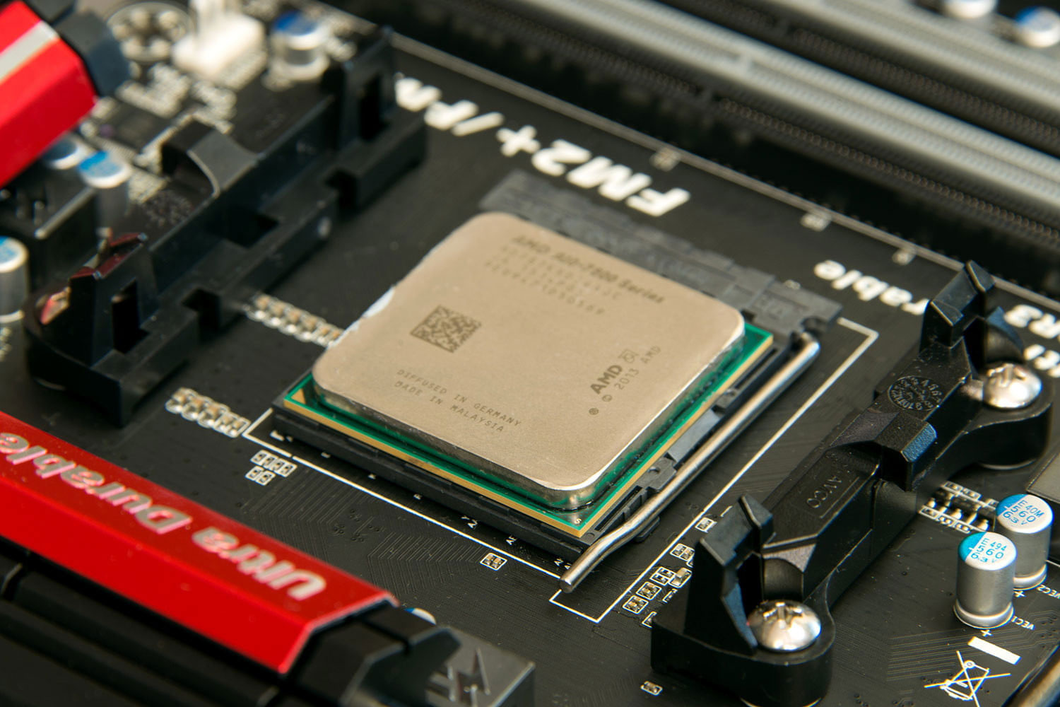 How to Install an AM4 AMD Processor - eTeknix