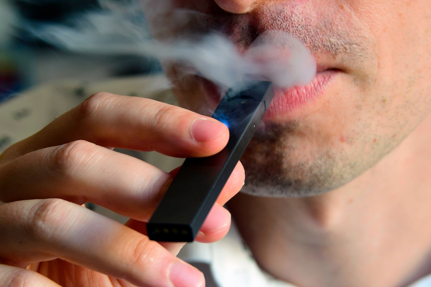 Juul Patented an A.I. Vape to Help People Quit Nicotine Digital