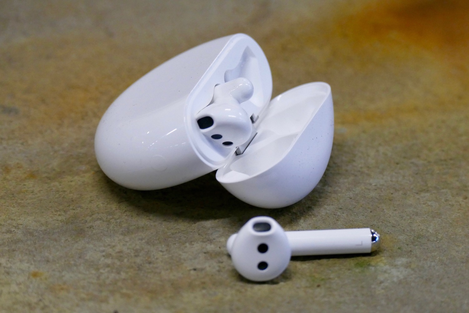 Huawei freebuds 3 discount pro vs airpods