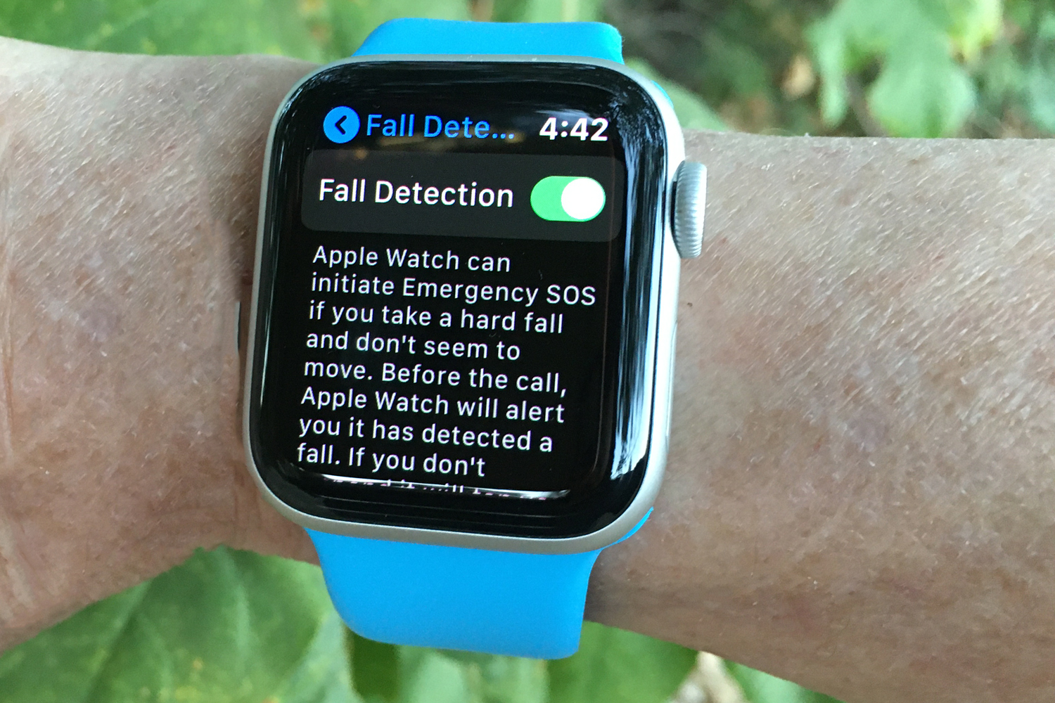 Fall detection apple on sale watch series 3