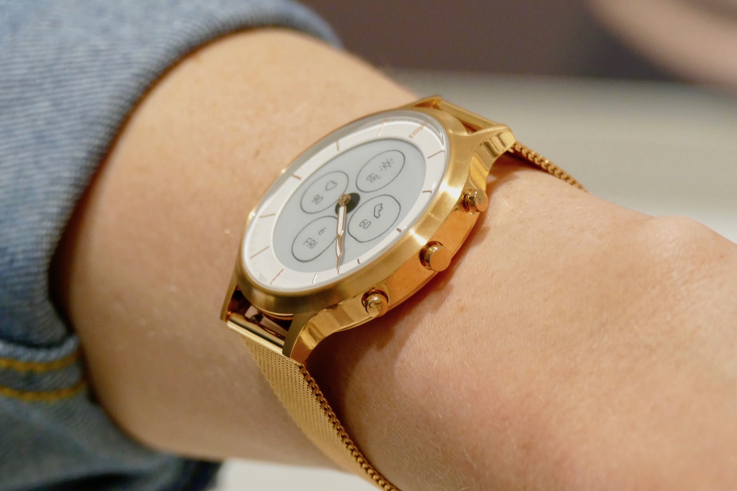 Fossil hybrid 2025 smartwatch gold