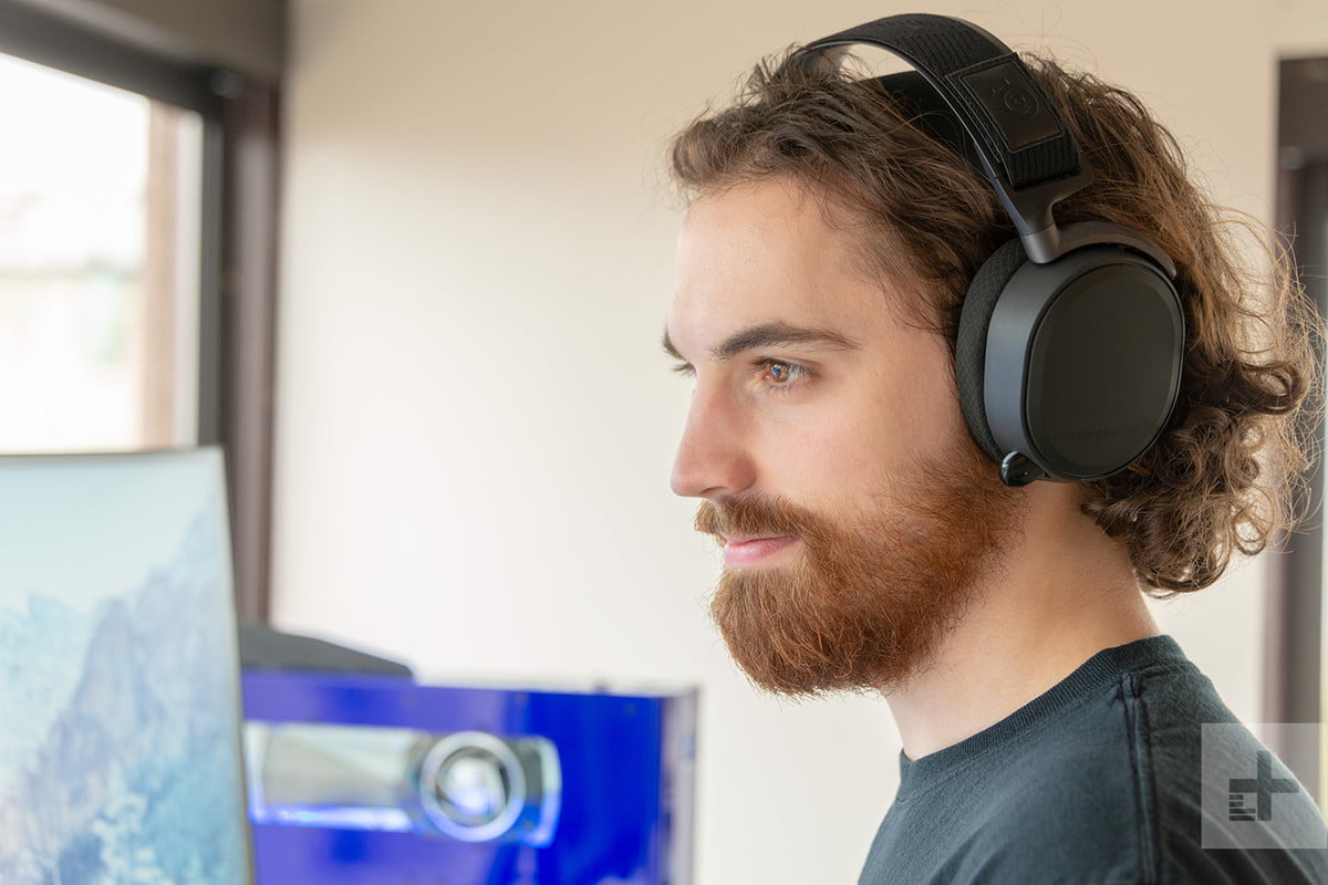 https://www.digitaltrends.com/wp-content/uploads/2019/12/steelseries-arctis-wireless-hero1.jpg?fit=720%2C480&p=1