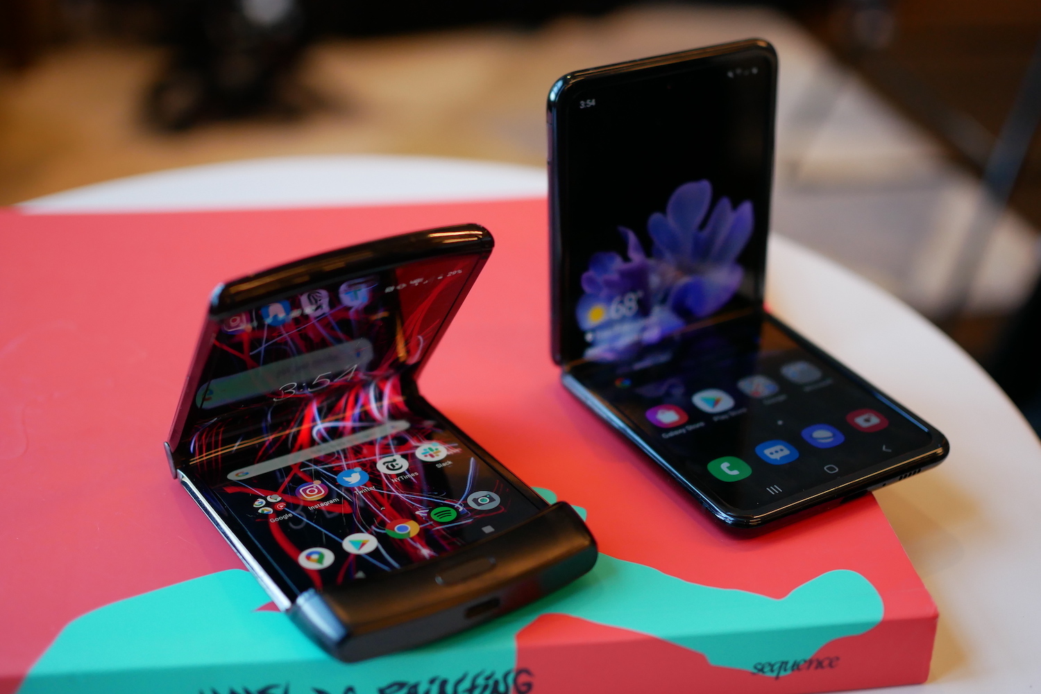Best Flip Phones and Brands 2022: Samsung Galaxy vs. Motorola Razr