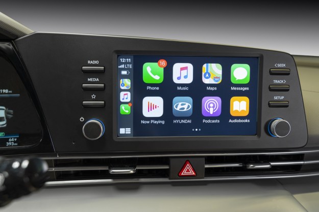 Why carmakers won't adopt Apple's new CarPlay