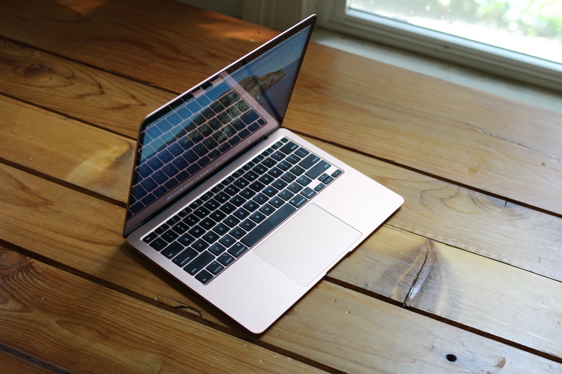 Apple Reveals New Gold MacBook Air With Touch ID