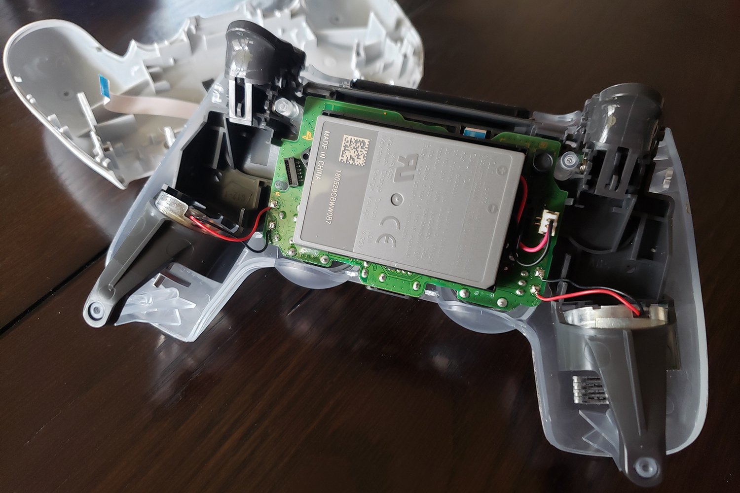 Inside a deals ps4 controller