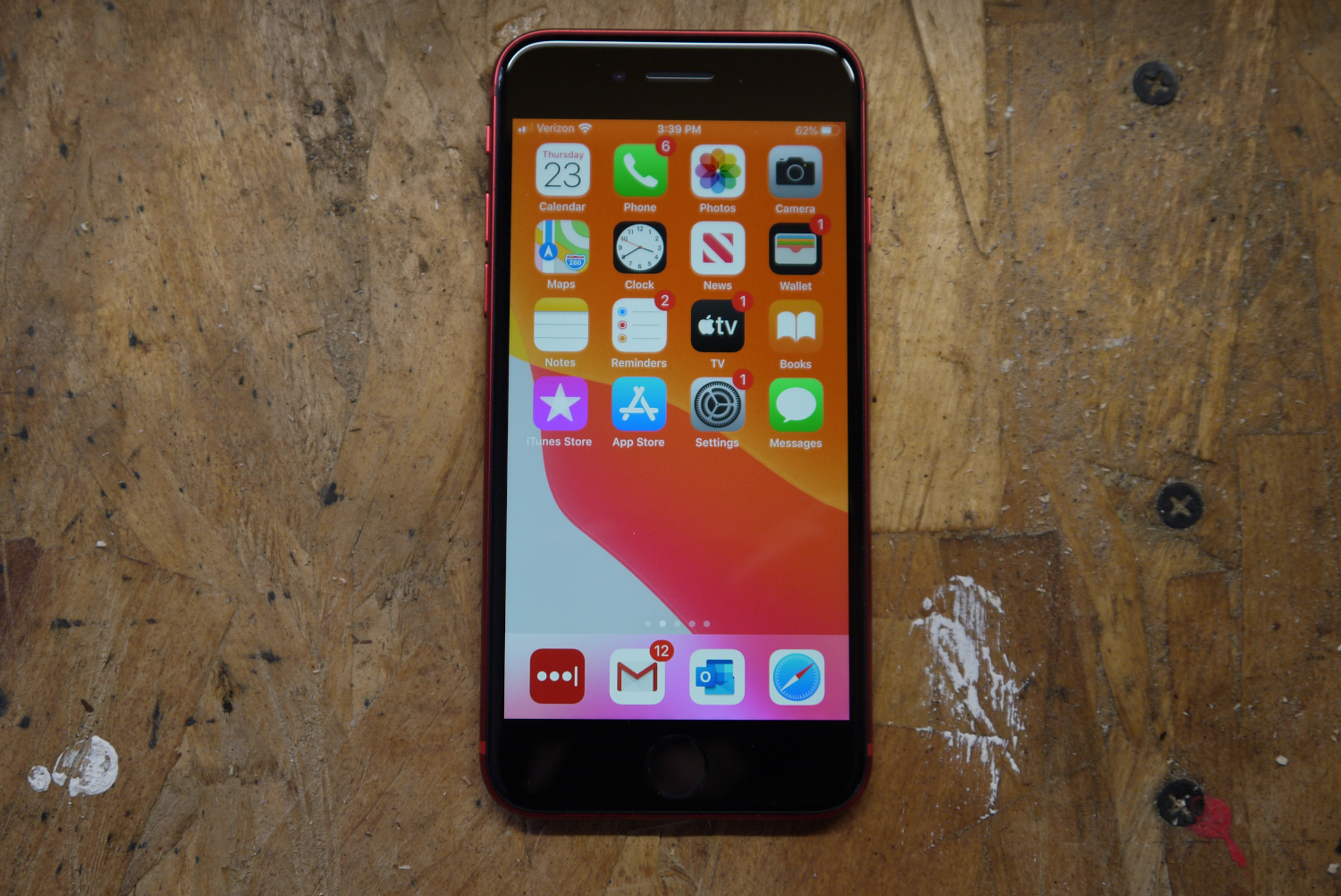 Apple iPhone SE (2020) Review: Its Second Coming Is Still The Best Of Small  Worlds - iPhone SE 2