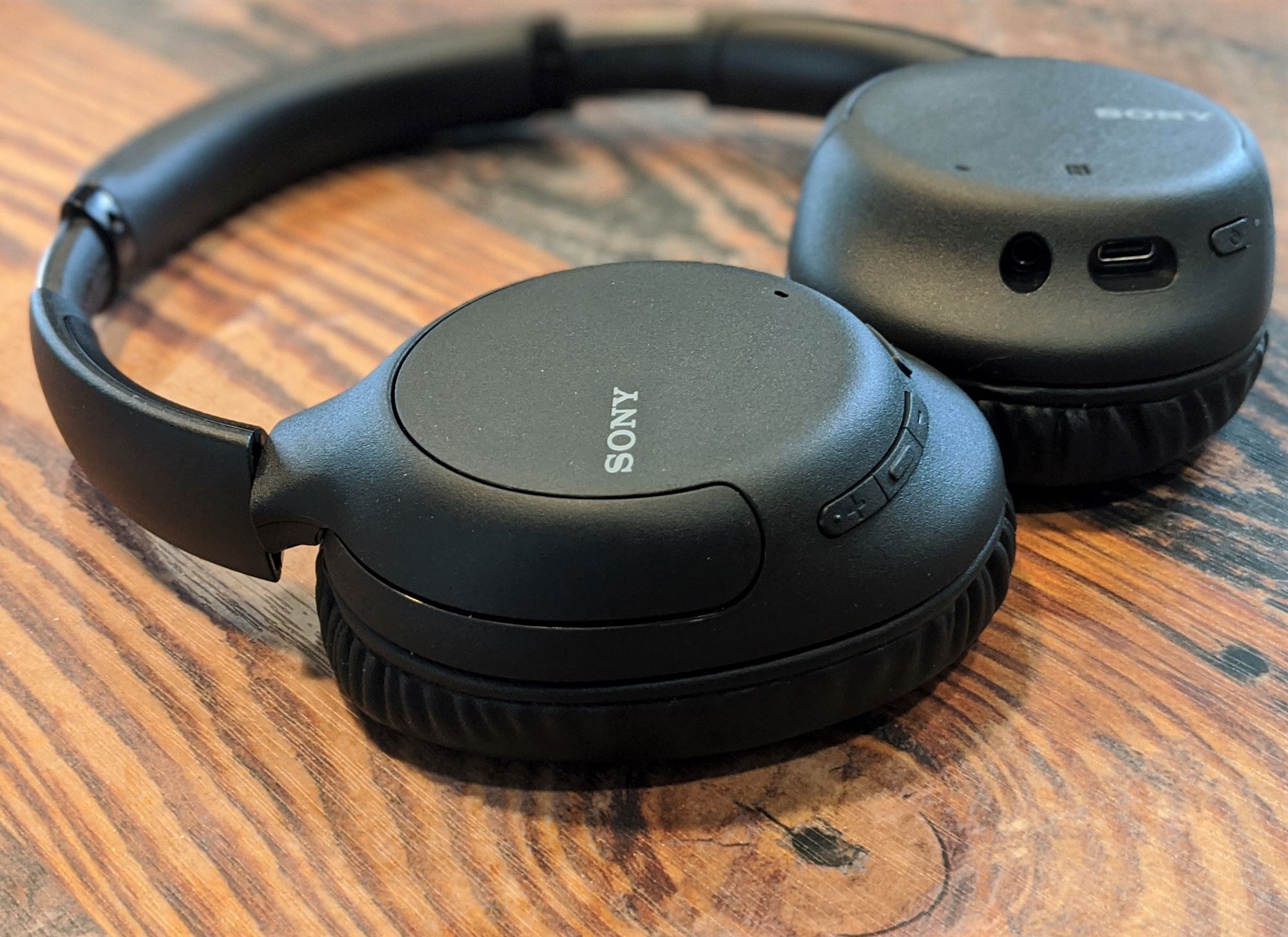 Sony noise cancelling best sale headphones wh ch710n review