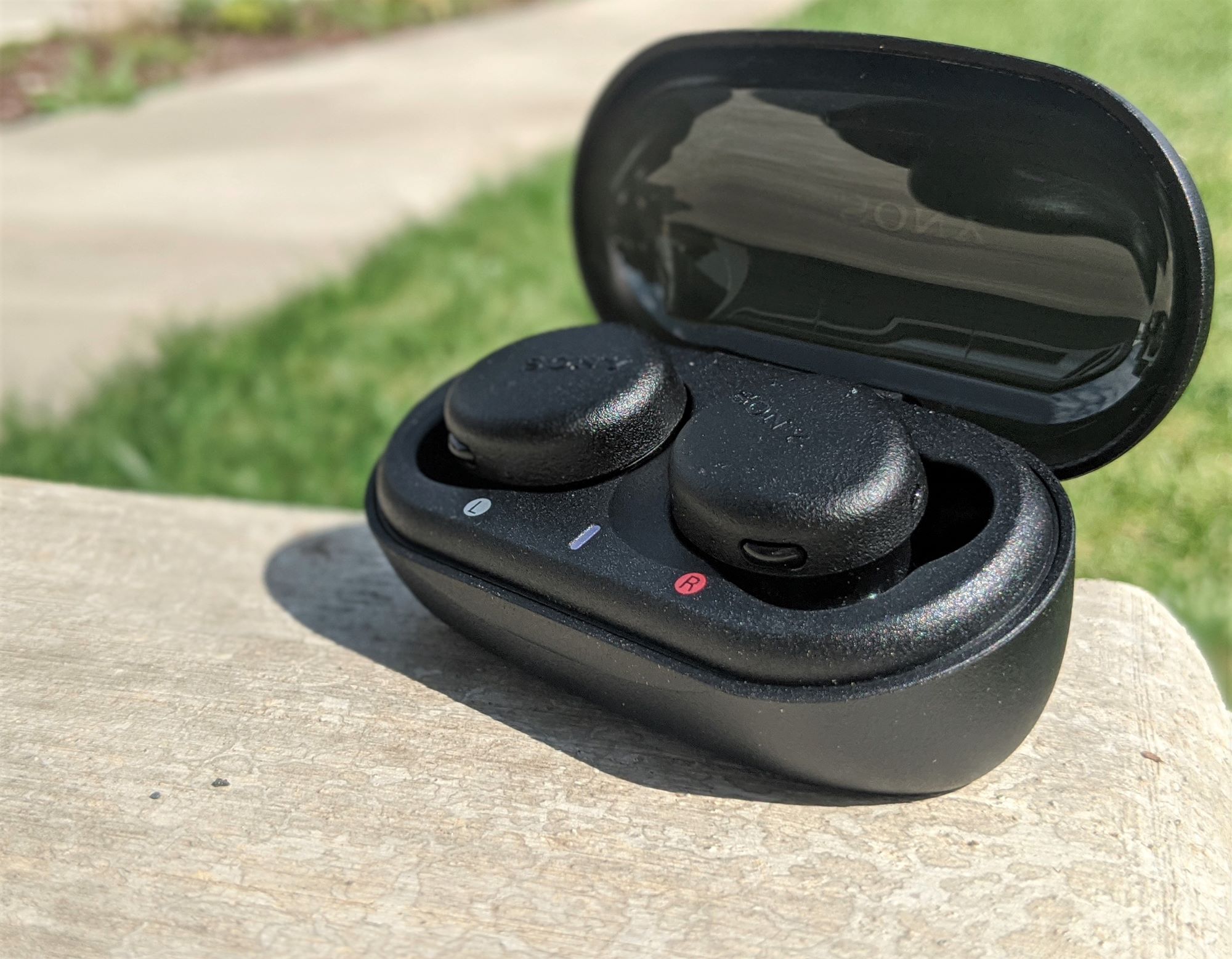 Sony WF-XB700 Earbuds Review: Affordable, Quirky Fun | Digital Trends