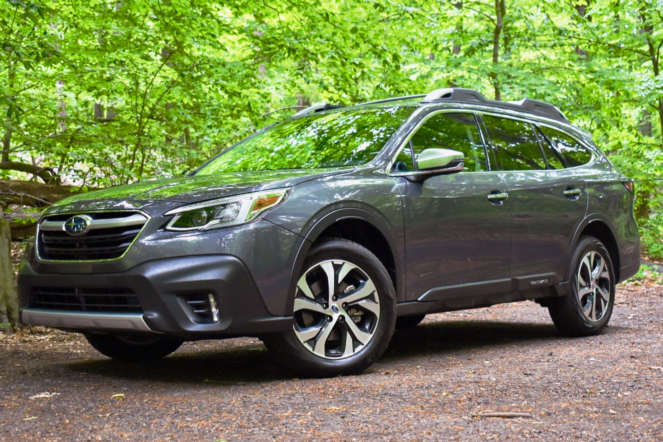 Hands-On With the Subaru Outback's New Apple CarPlay