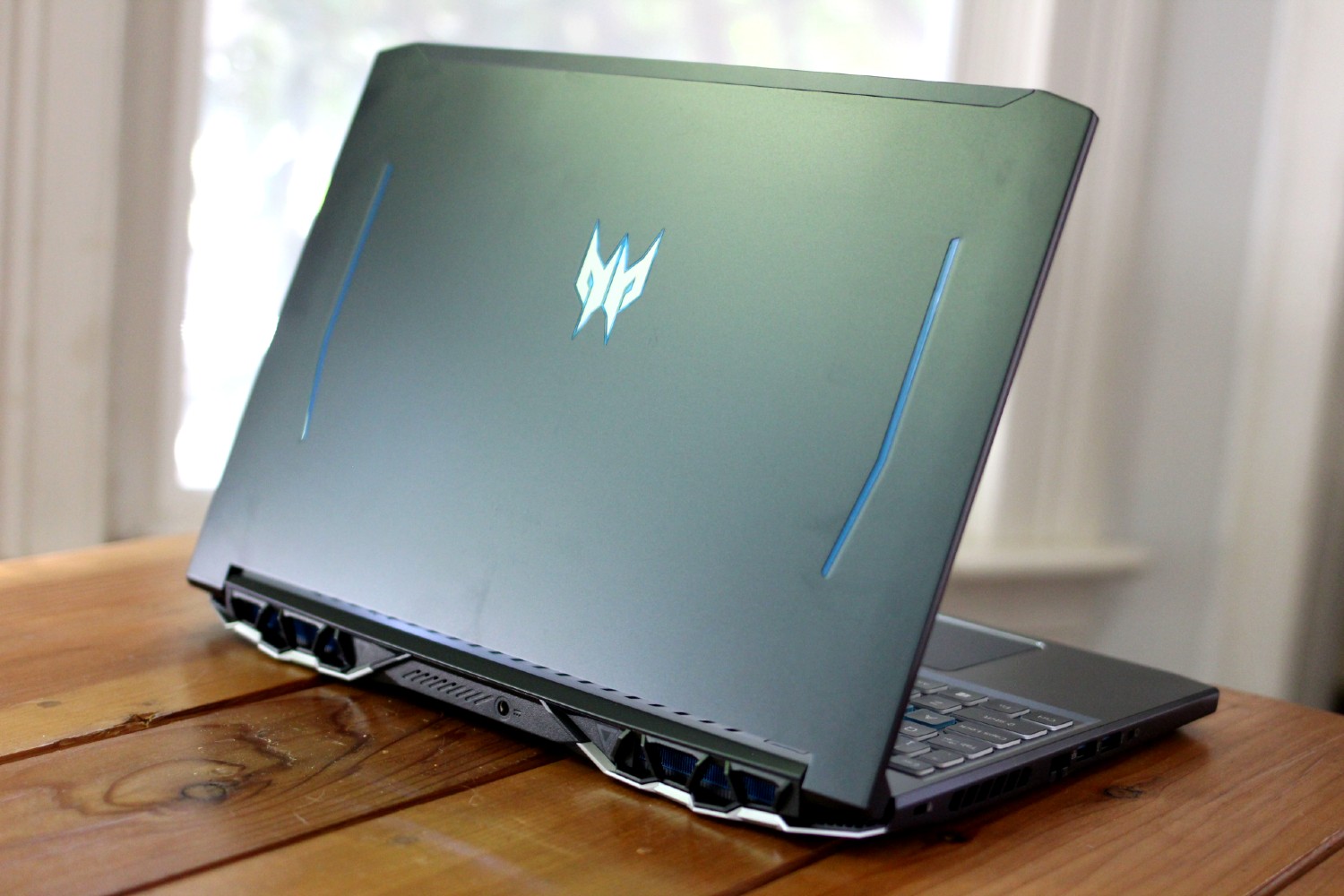Acer Predator Helios 300 Review - The 2020 Baseline Gaming Laptop –