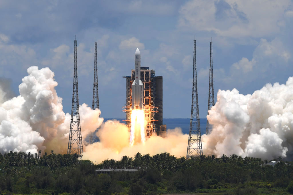 Debris From Chinese Rocket Falls Into The Indian Ocean | Digital Trends