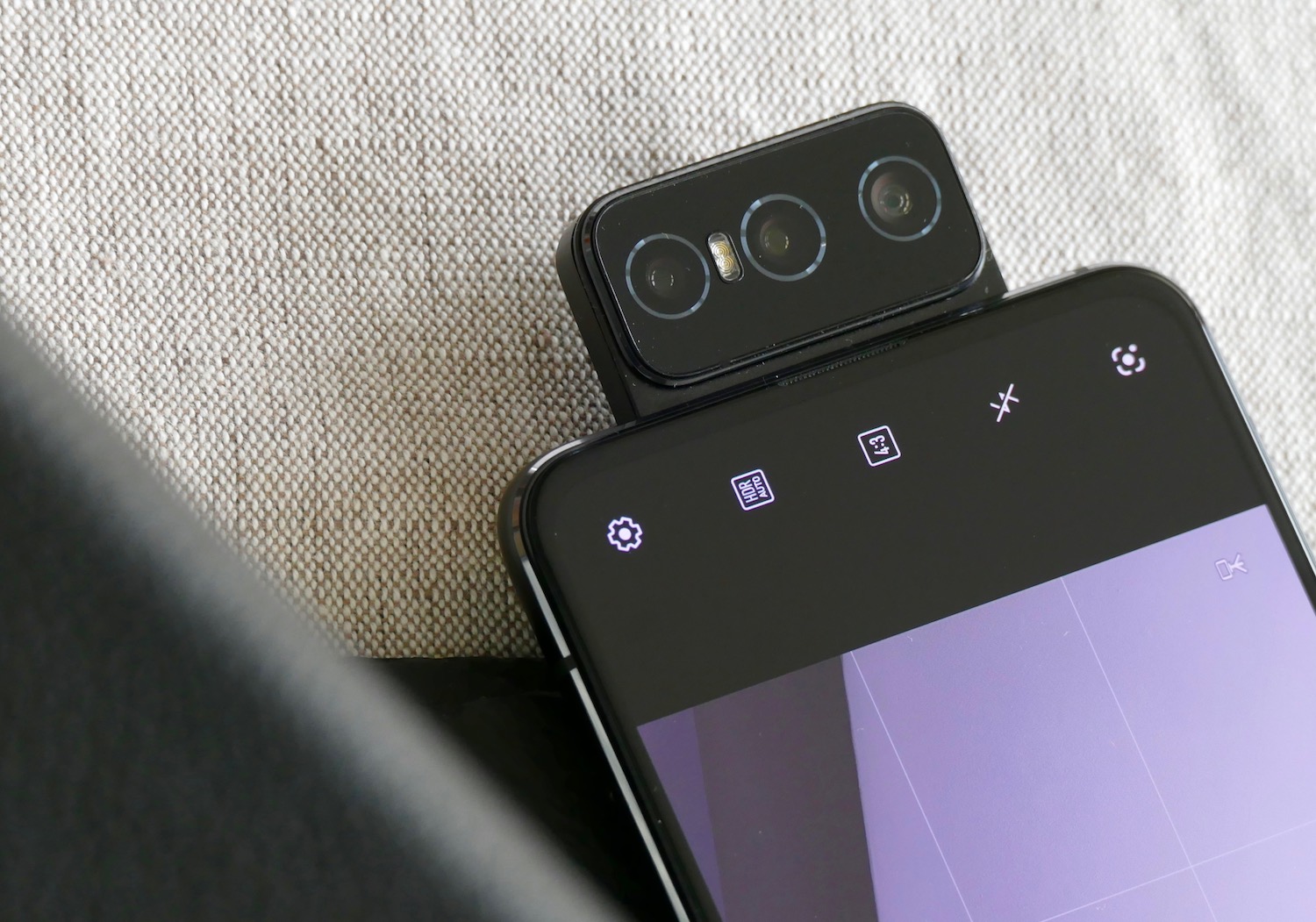 Asus ZenFone 7 Review: The Selfie Connoisseur's Choice | Digital