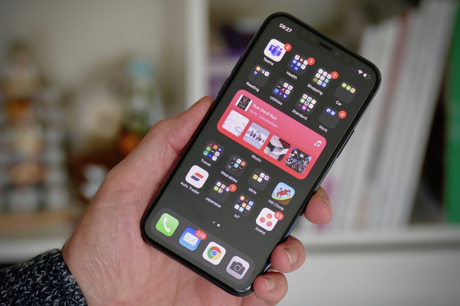 iphone x and 11 pro screen size