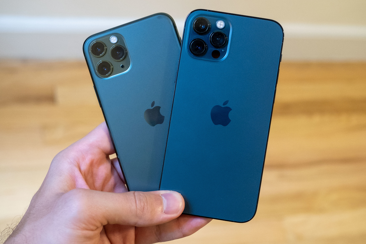 is iphone 11 pro and 12 pro the same size