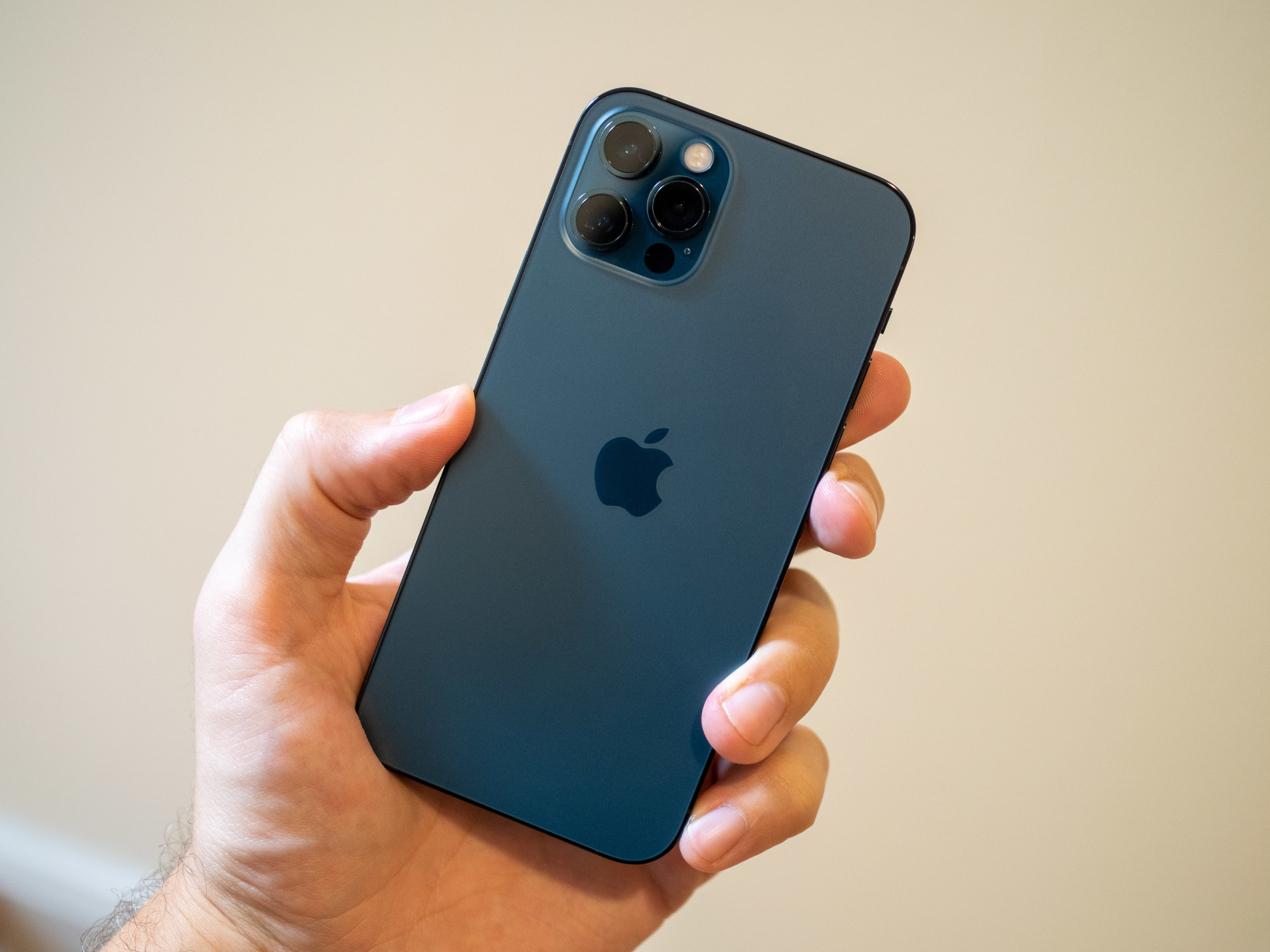 Apple iPhone 12 Pro review: a new design that rules?