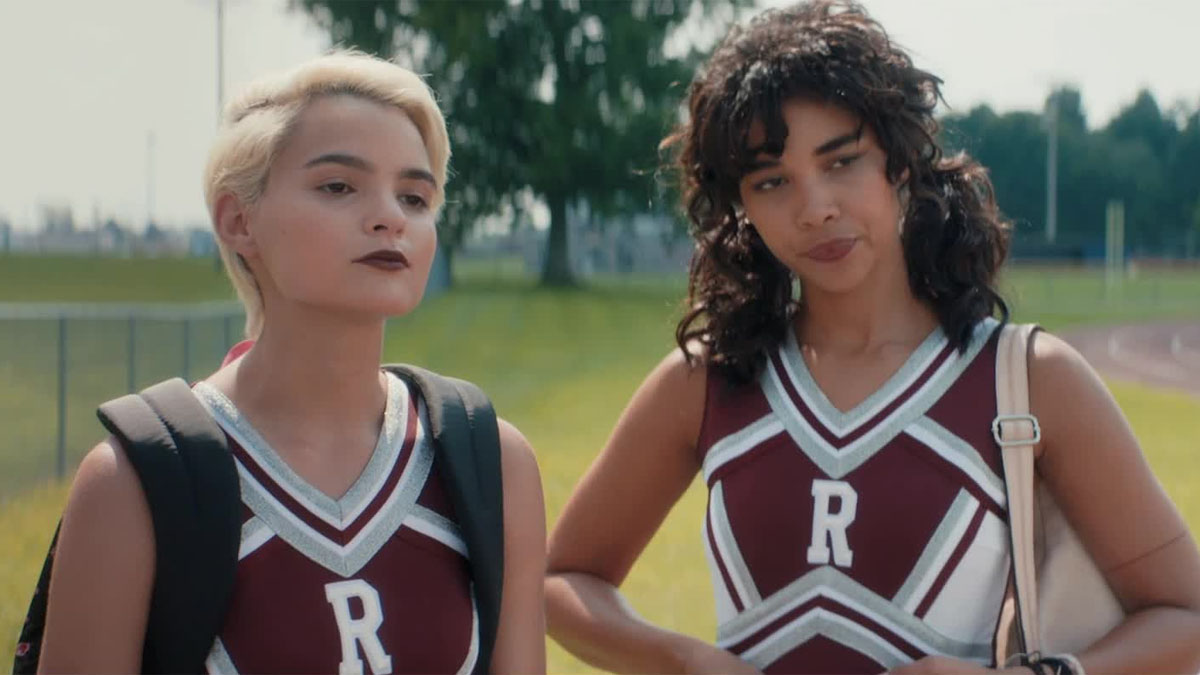 Brianna Hildebrand e Alexandra Shipp em Tragedy Girls.