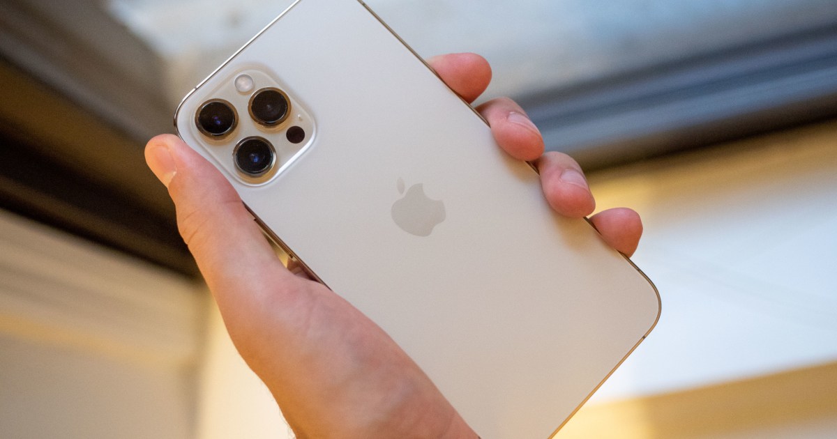 Chiếc điện thoại iPhone 12 Pro Max được xem là một trong những sản phẩm tốt nhất của Apple. Với camera chụp ảnh đầy ấn tượng và kích thước màn hình imposive, chiếc điện thoại này đơn giản là quá tuyệt vời để bỏ qua. Hãy xem video đánh giá sản phẩm của chúng tôi để biết thêm thông tin chi tiết nhé!