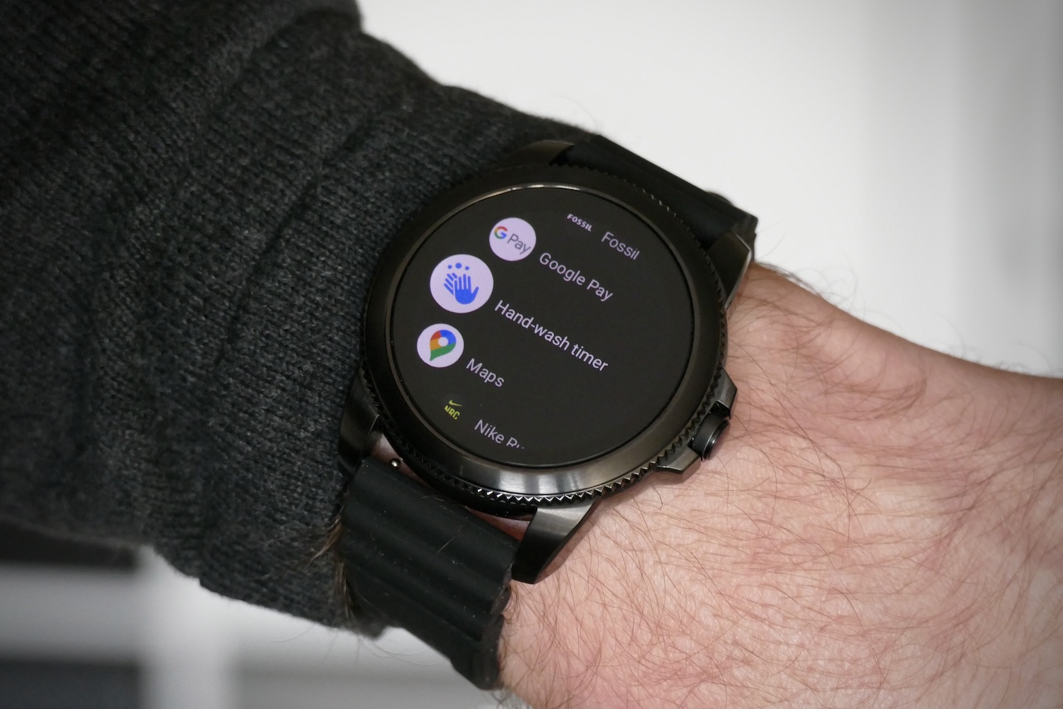 Fossil Gen 5E Review Too Ordinary for its Own Good Digital Trends