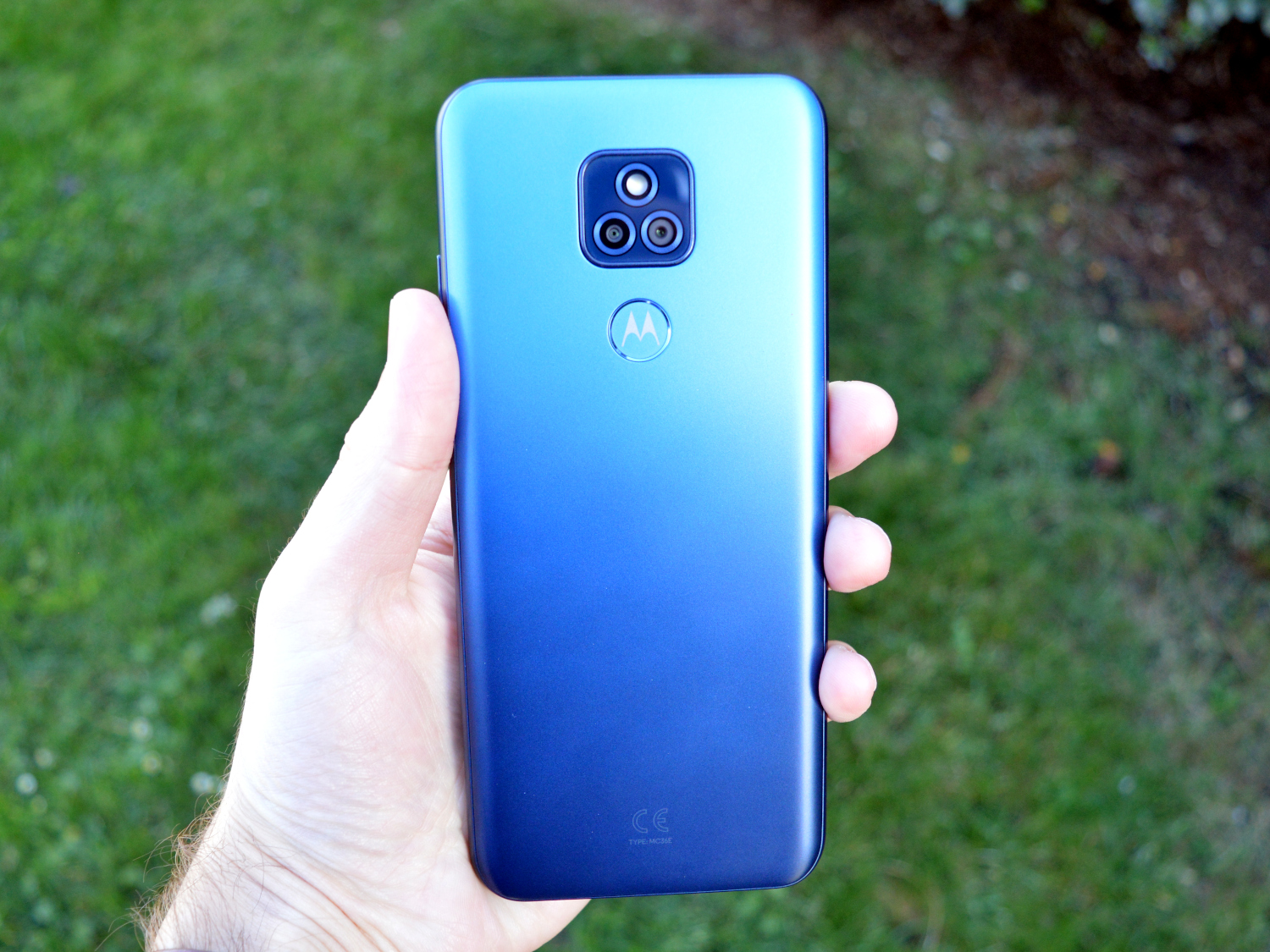 Images and basic specs of Moto G Power (2021) and Moto G Play